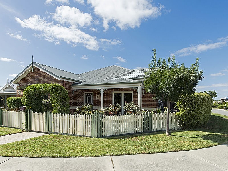 9 Chorus Circle, Atwell WA 6164