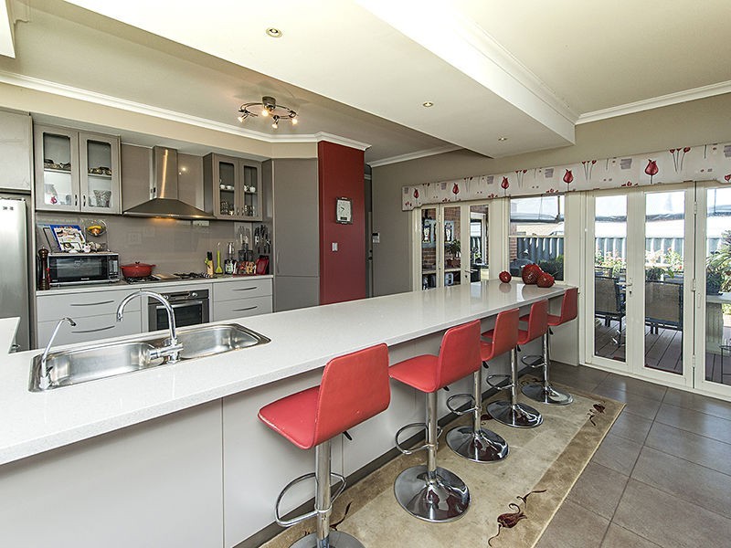 9 Chorus Circle, Atwell WA 6164