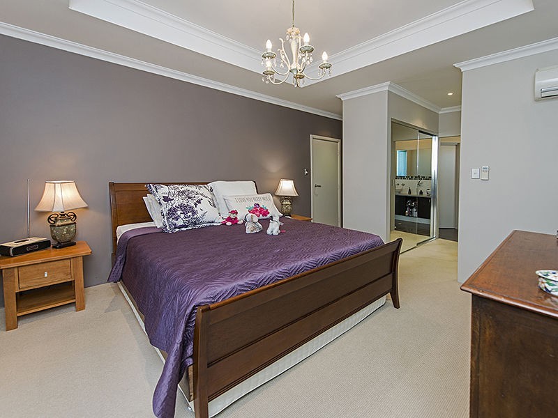 9 Chorus Circle, Atwell WA 6164