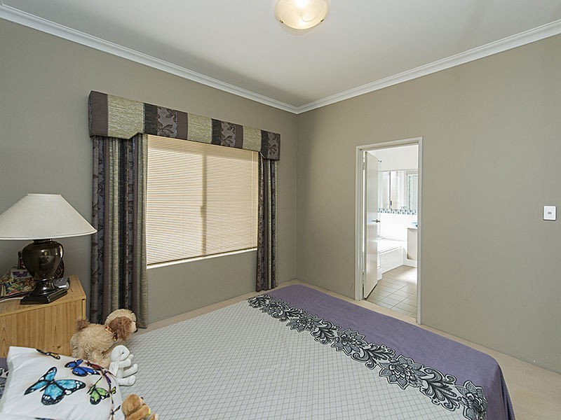 9 Chorus Circle, Atwell WA 6164