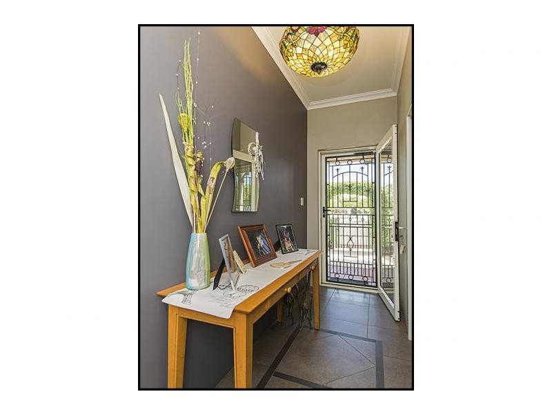 9 Chorus Circle, Atwell WA 6164