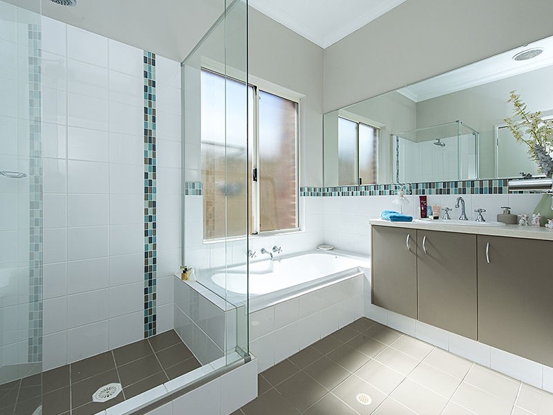 9 Chorus Circle, Atwell WA 6164