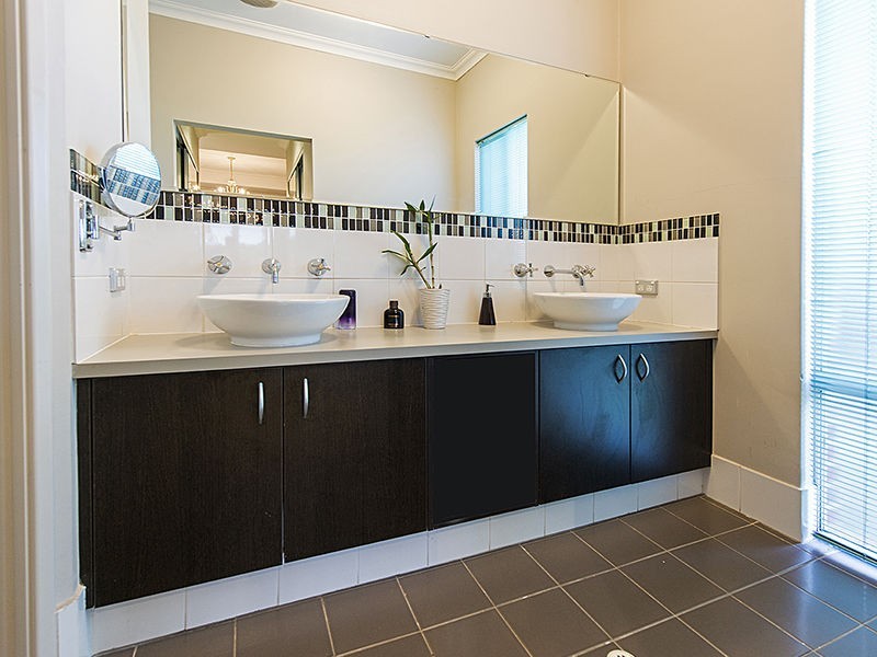 9 Chorus Circle, Atwell WA 6164
