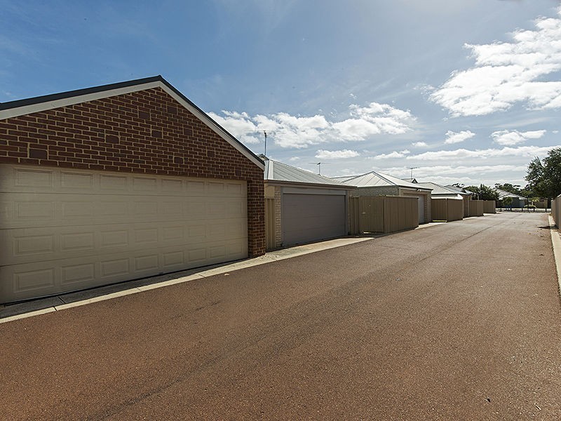 9 Chorus Circle, Atwell WA 6164