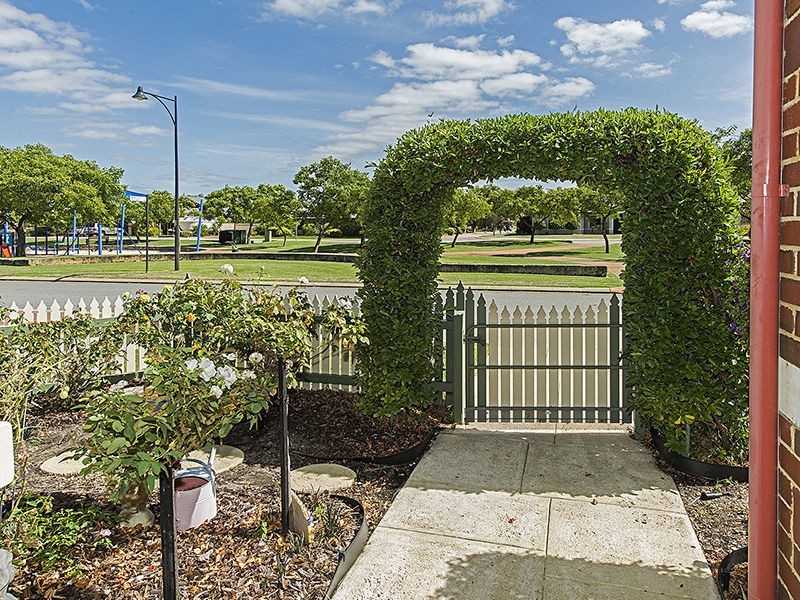 9 Chorus Circle, Atwell WA 6164