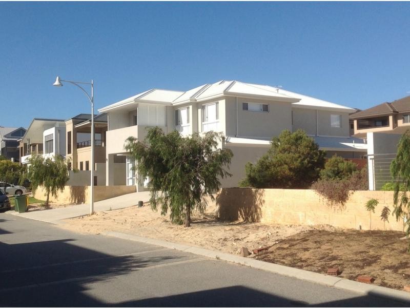 10 Leonidas Road, North Coogee WA 6163