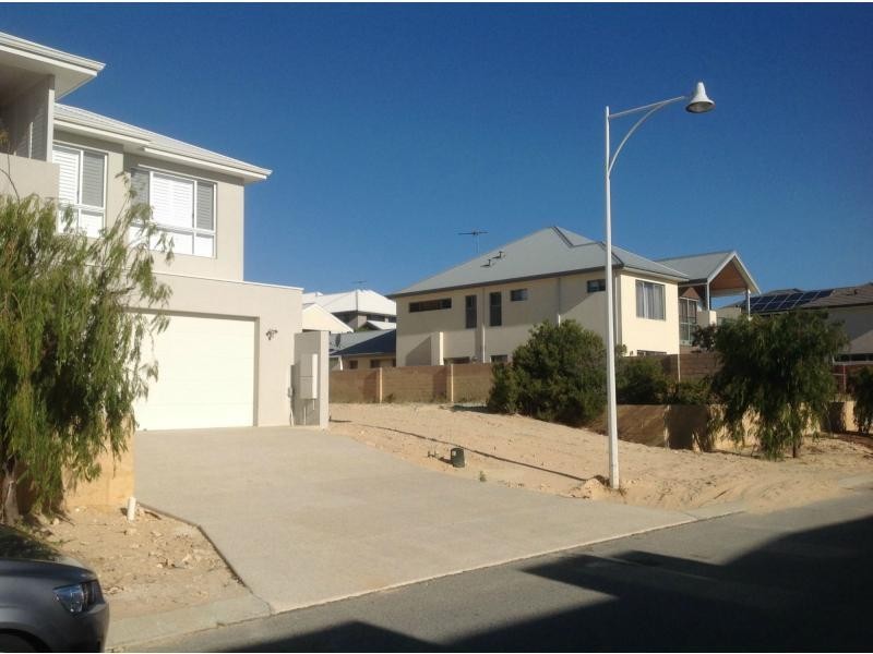 10 Leonidas Road, North Coogee WA 6163