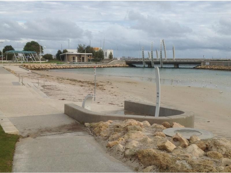 10 Leonidas Road, North Coogee WA 6163