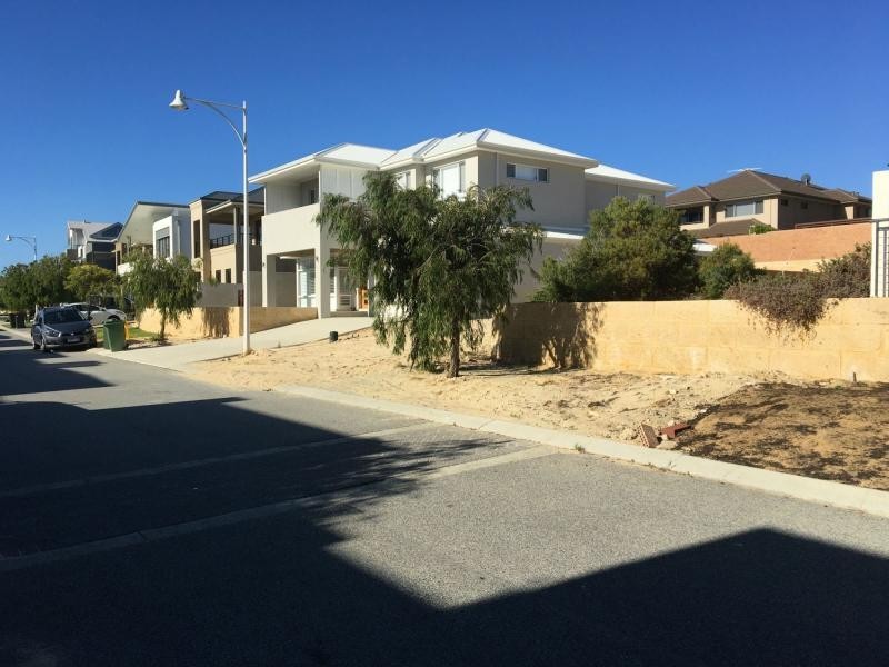 10 Leonidas Road, North Coogee WA 6163