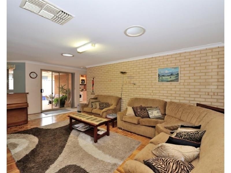 26 Gledhill Way, Leeming WA 6149