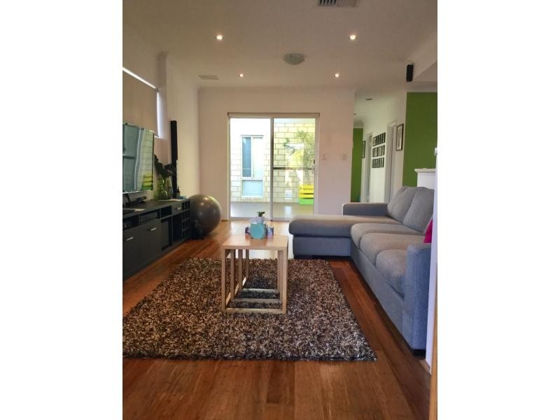 2/159 Canna Drive, Canning Vale WA 6155