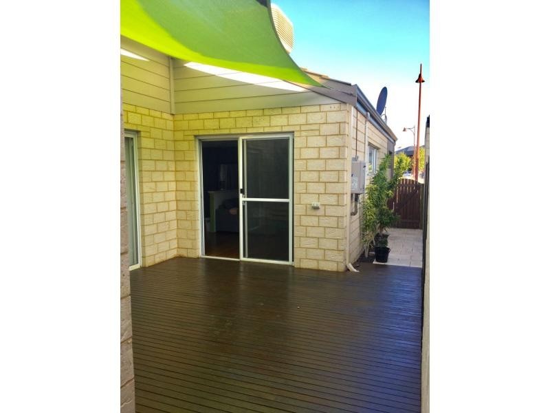 2/159 Canna Drive, Canning Vale WA 6155