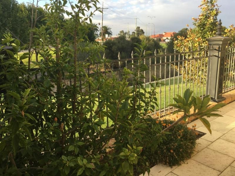 2/159 Canna Drive, Canning Vale WA 6155