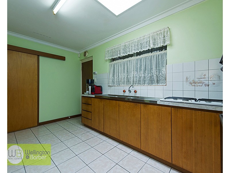 8 Farnham St, Bentley WA 6102