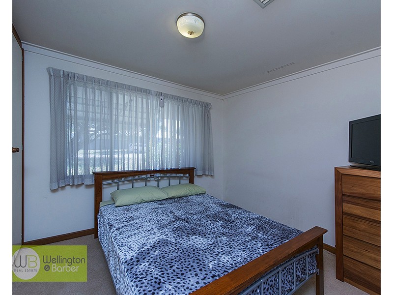 8 Farnham St, Bentley WA 6102
