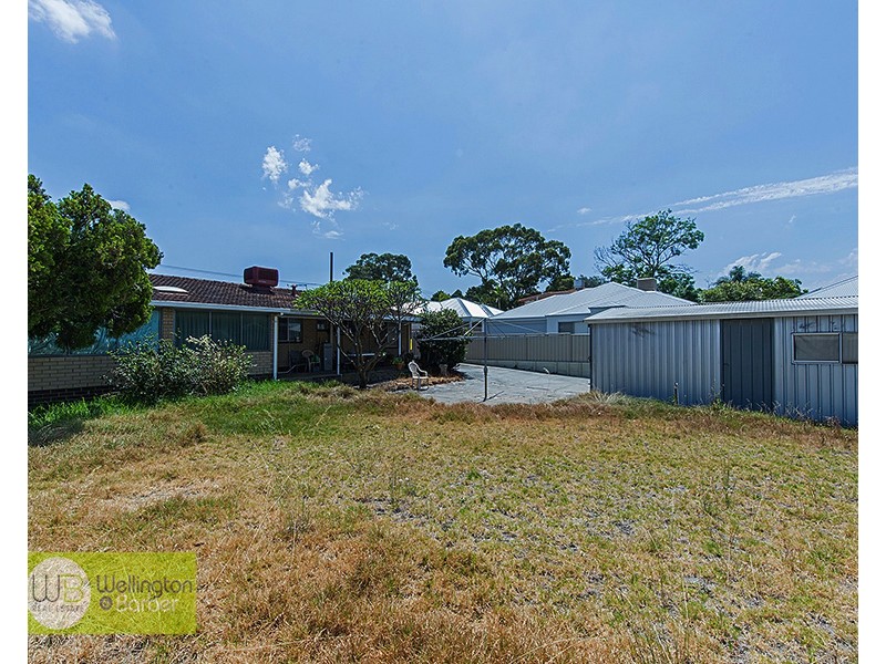 8 Farnham St, Bentley WA 6102