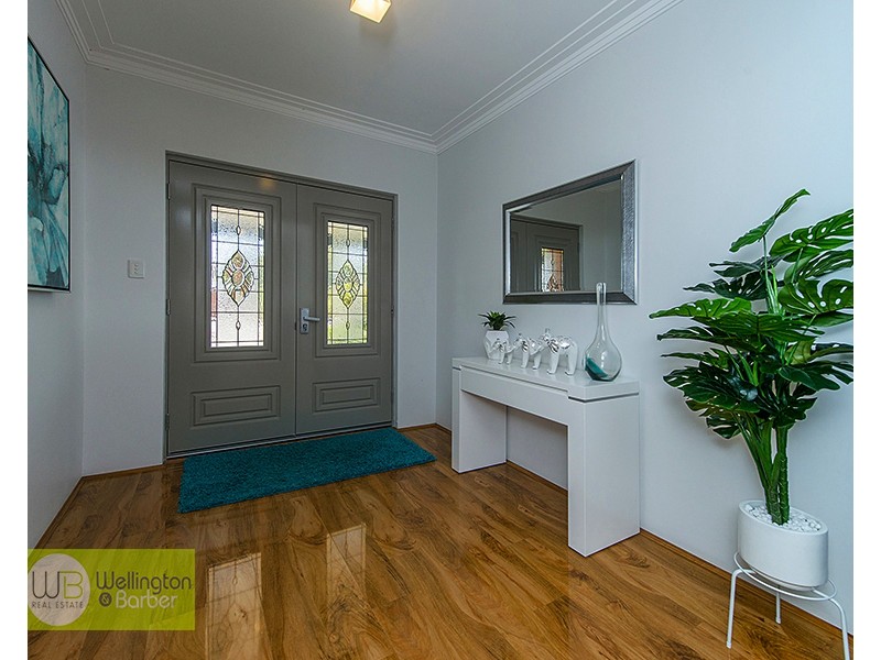 4 Pacific Ave, Atwell WA 6164