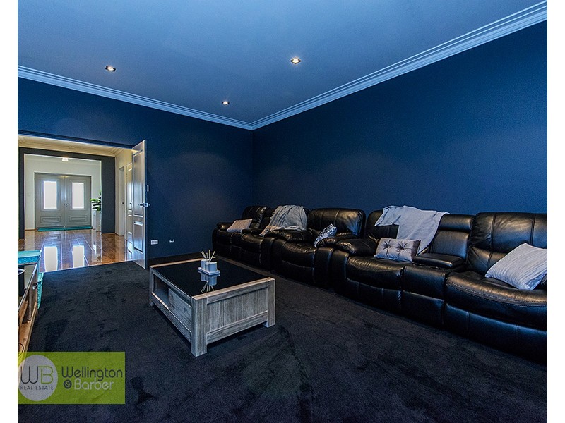 4 Pacific Ave, Atwell WA 6164