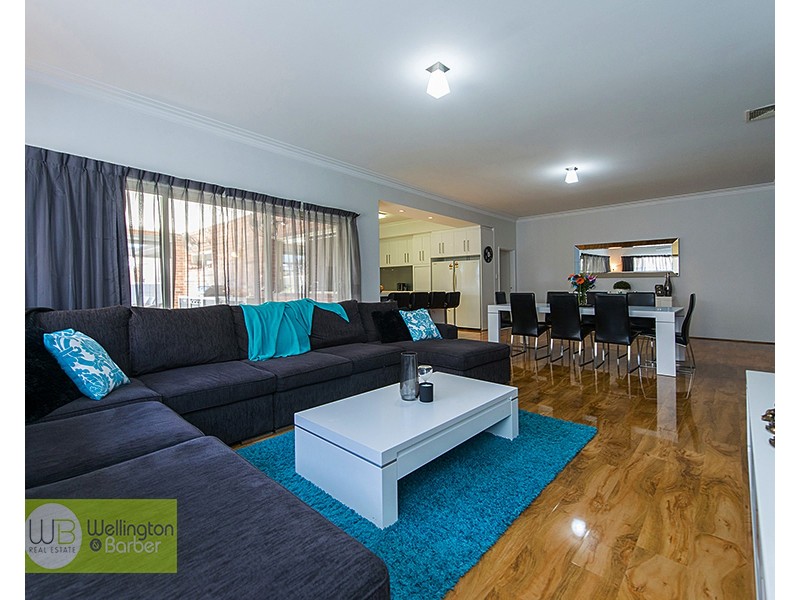 4 Pacific Ave, Atwell WA 6164