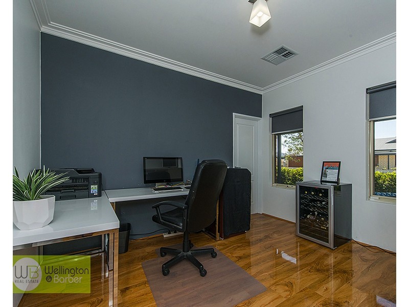 4 Pacific Ave, Atwell WA 6164