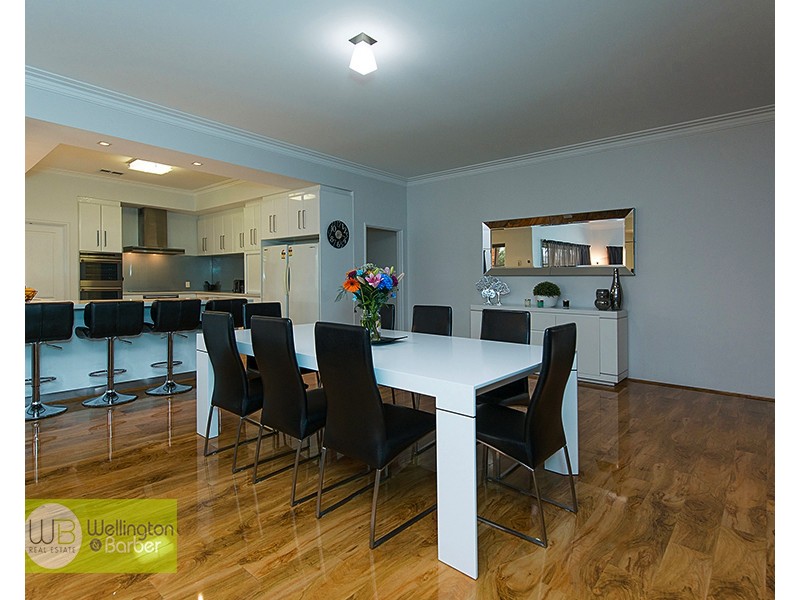 4 Pacific Ave, Atwell WA 6164