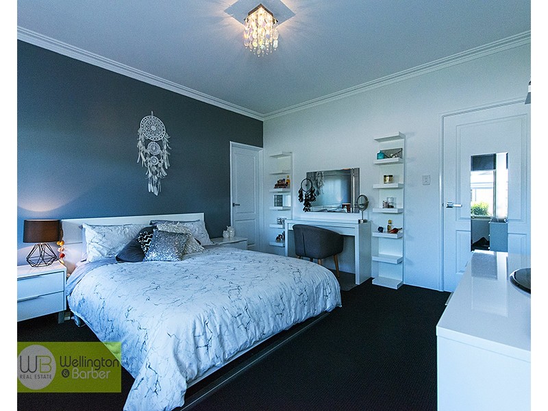 4 Pacific Ave, Atwell WA 6164