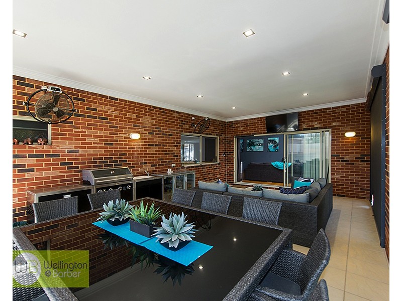 4 Pacific Ave, Atwell WA 6164