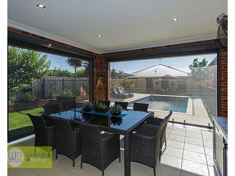 4 Pacific Ave, Atwell WA 6164