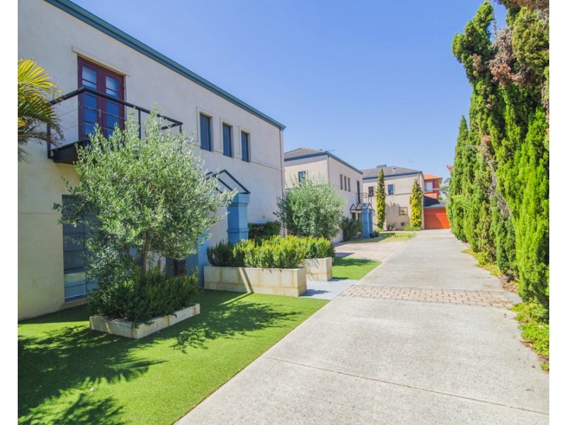 2/8 Caledonian Ave, Maylands WA 6051