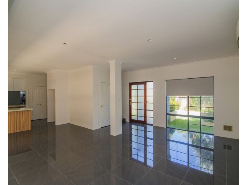 2/8 Caledonian Ave, Maylands WA 6051