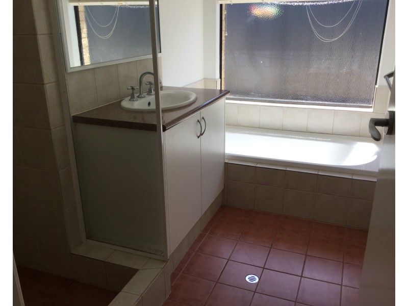 10 Silverpan Way, Byford WA 6122