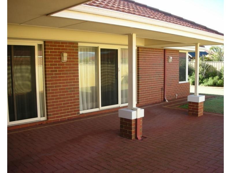 17 Piesley Prom, Canning Vale WA 6155