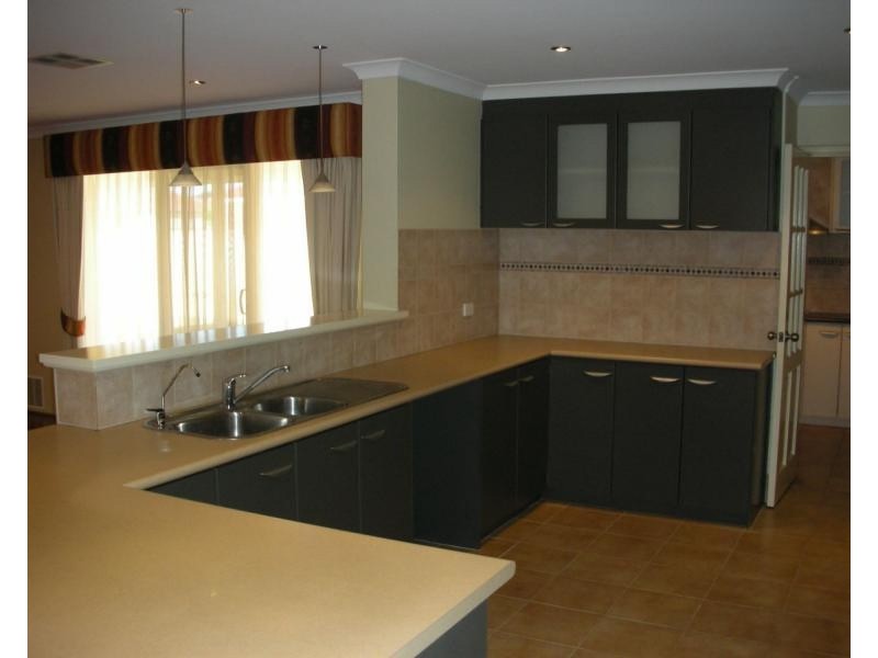 17 Piesley Prom, Canning Vale WA 6155