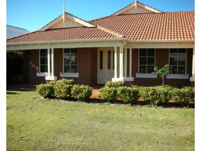17 Piesley Prom, Canning Vale WA 6155