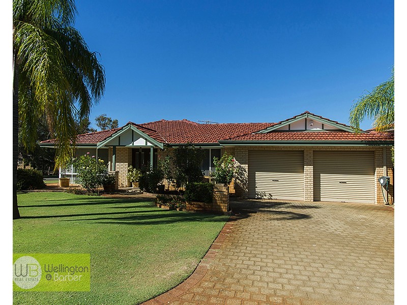 7 Galway Gr, Waterford WA 6152