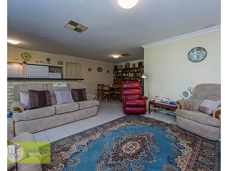 7 Galway Gr, Waterford WA 6152