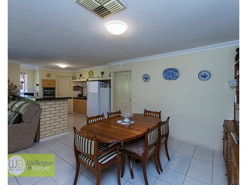 7 Galway Gr, Waterford WA 6152