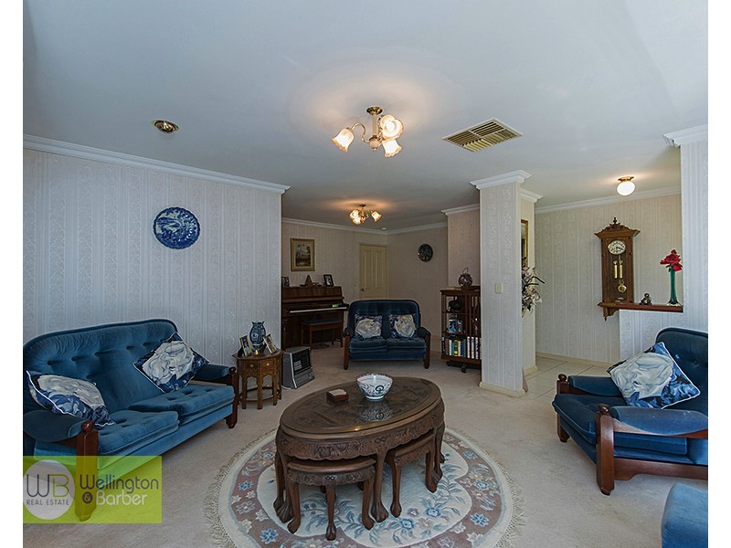 7 Galway Gr, Waterford WA 6152