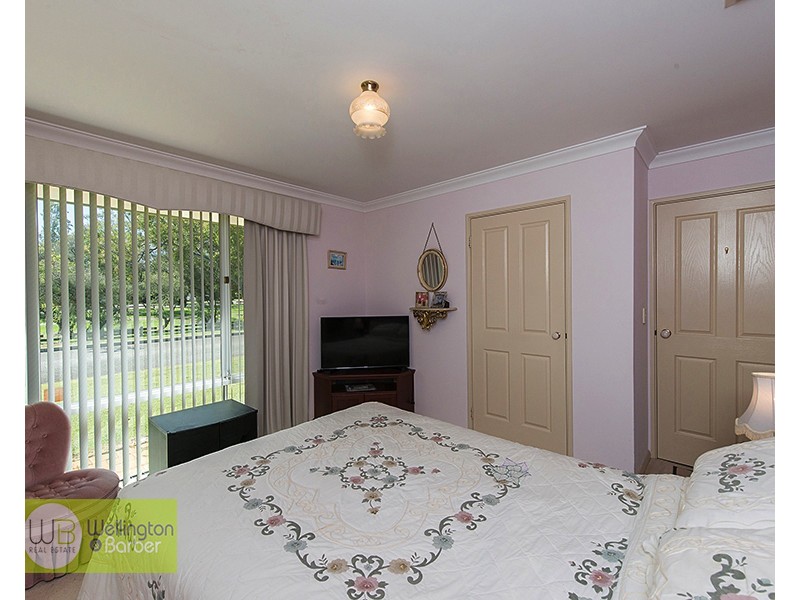 7 Galway Gr, Waterford WA 6152