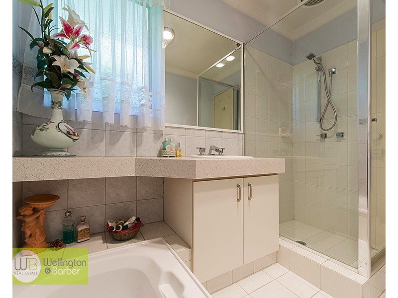 7 Galway Gr, Waterford WA 6152