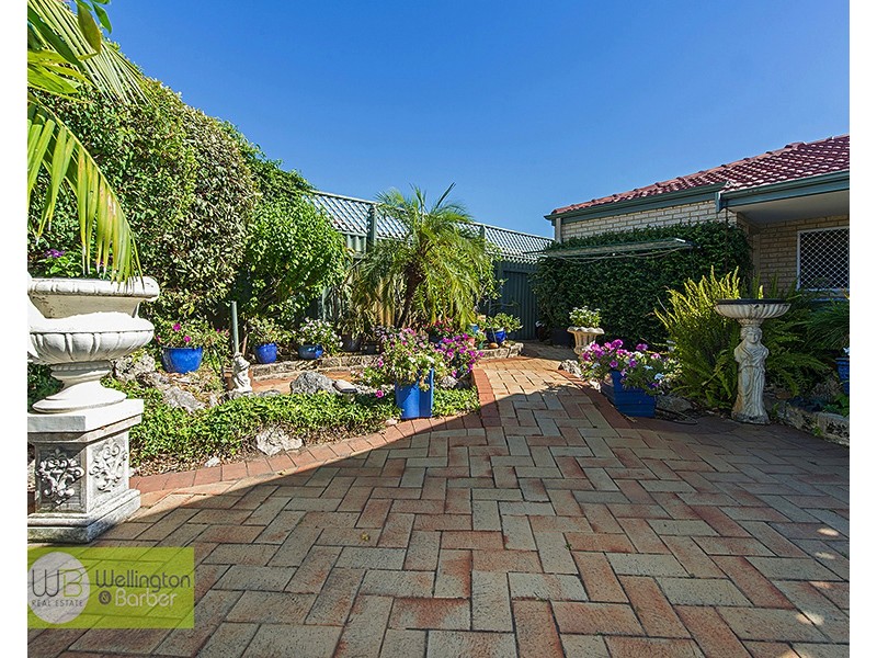 7 Galway Gr, Waterford WA 6152