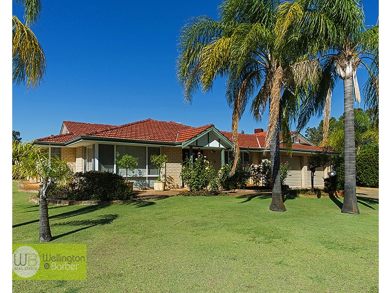 7 Galway Gr, Waterford WA 6152