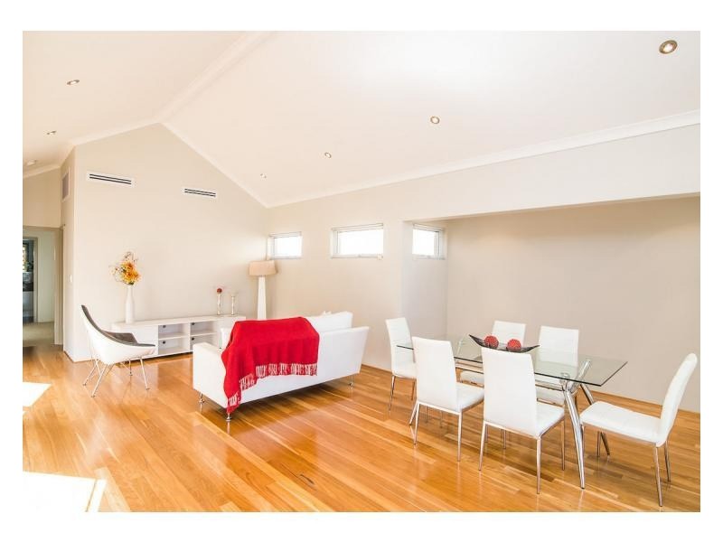 18 Fullston Way, Beaconsfield WA 6162