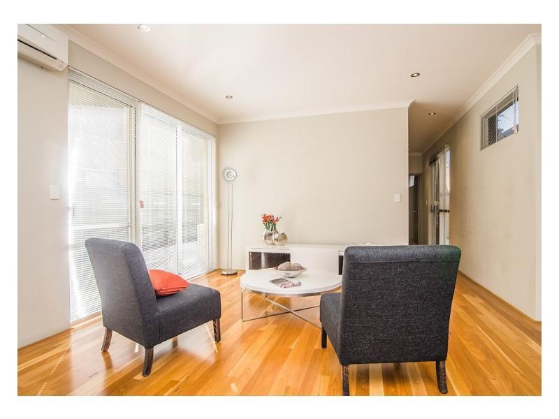 18 Fullston Way, Beaconsfield WA 6162