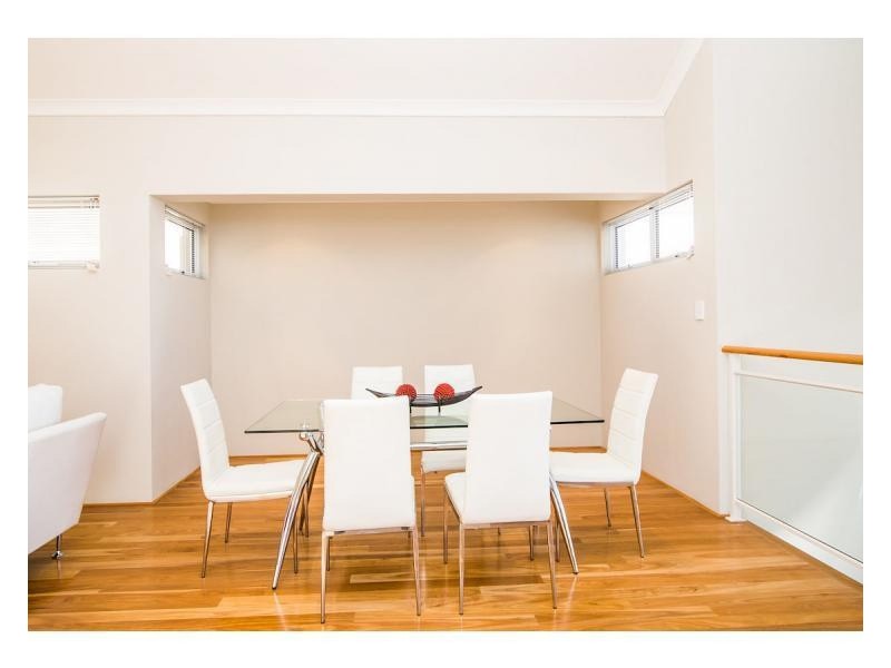18 Fullston Way, Beaconsfield WA 6162