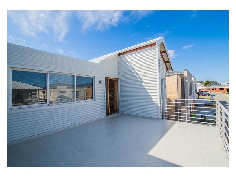18 Fullston Way, Beaconsfield WA 6162