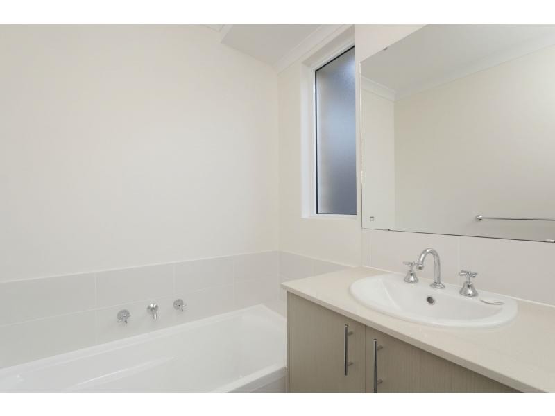 15B Chicago St, Southern River WA 6110