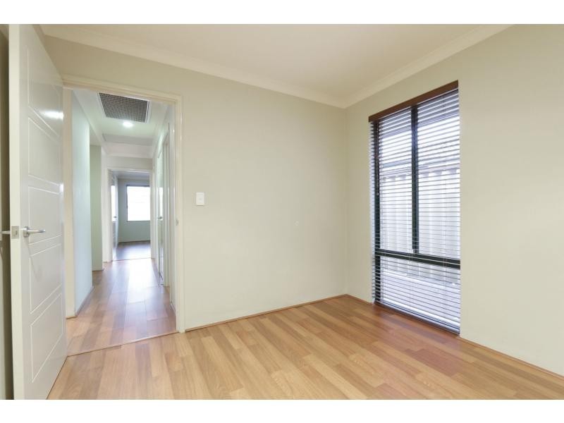61 Courtland Crescent, Redcliffe WA 6104