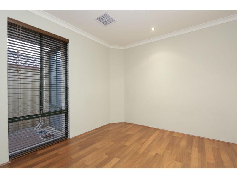 61 Courtland Crescent, Redcliffe WA 6104