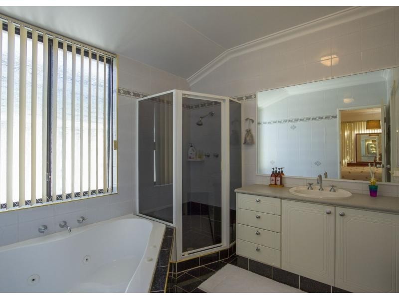 4 Aral Court, Iluka WA 6028